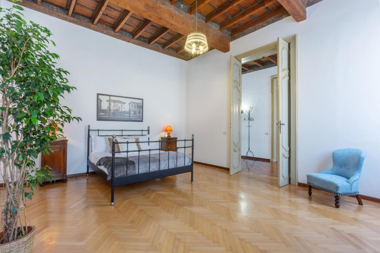 Ferienwohnung Frescobaldi Aparments! A Casa Di Francesco Ferrara Exterior foto